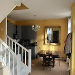 Belle Plein Centre A 150 M De La *