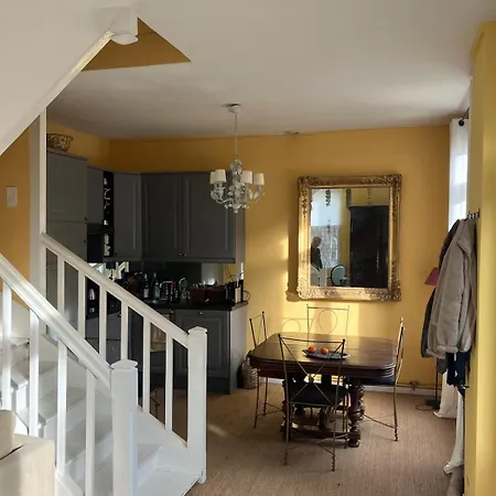 Belle Plein Centre A 150 M De La *