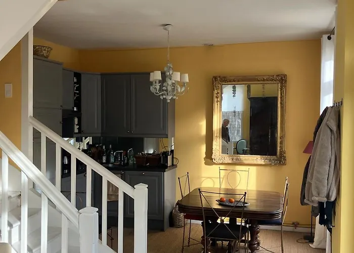 Belle Plein Centre A 150 M De La *